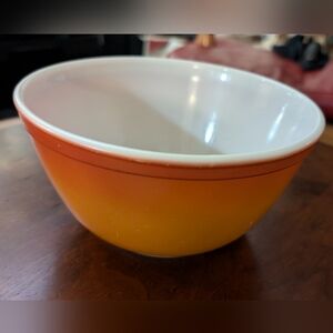 Vintage Pyrex Flameglo 1.5 qt Mixing Bowl
